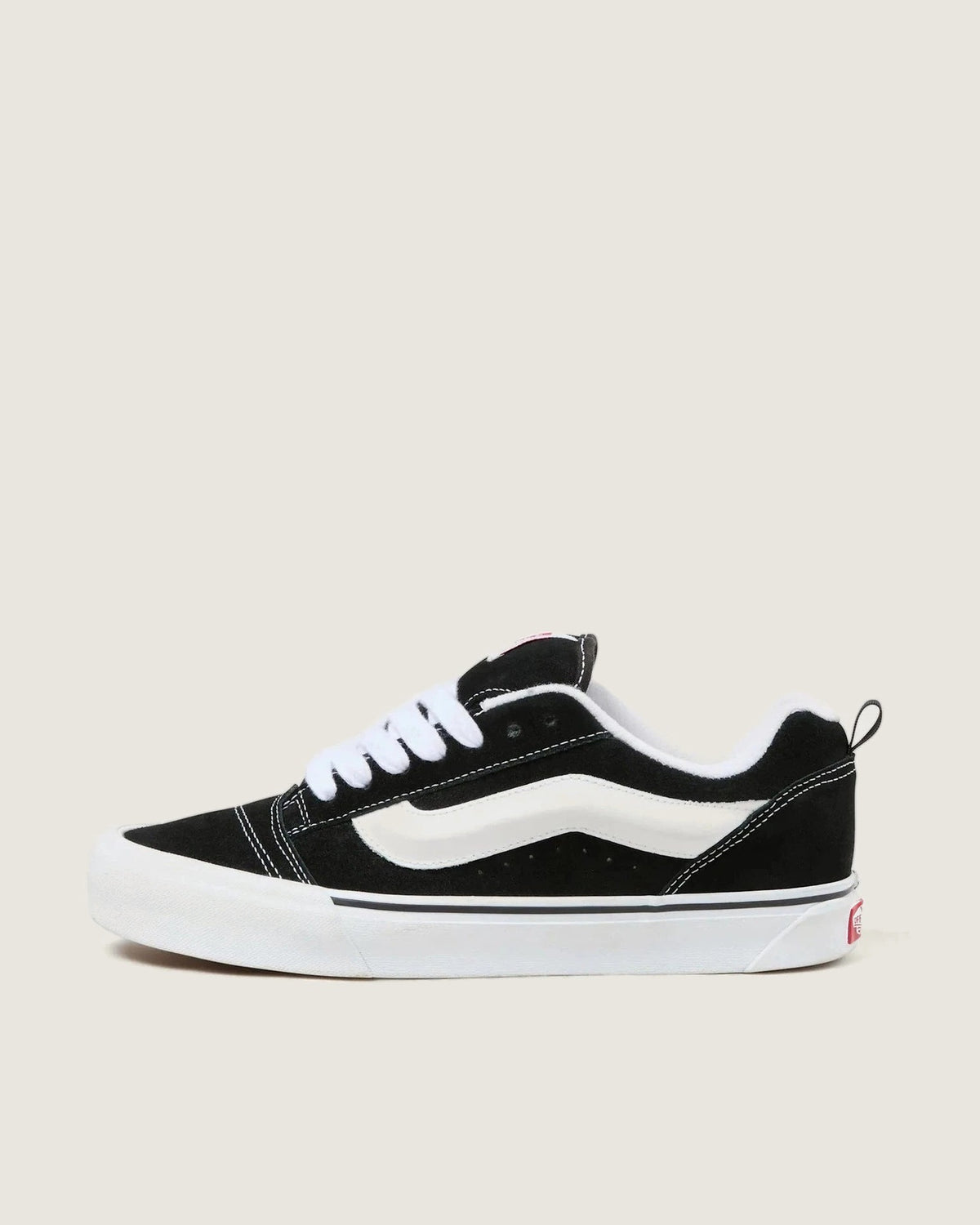 VANS Knu Skool BLACK/TRUE WHITE Cipő kép 1 - 1