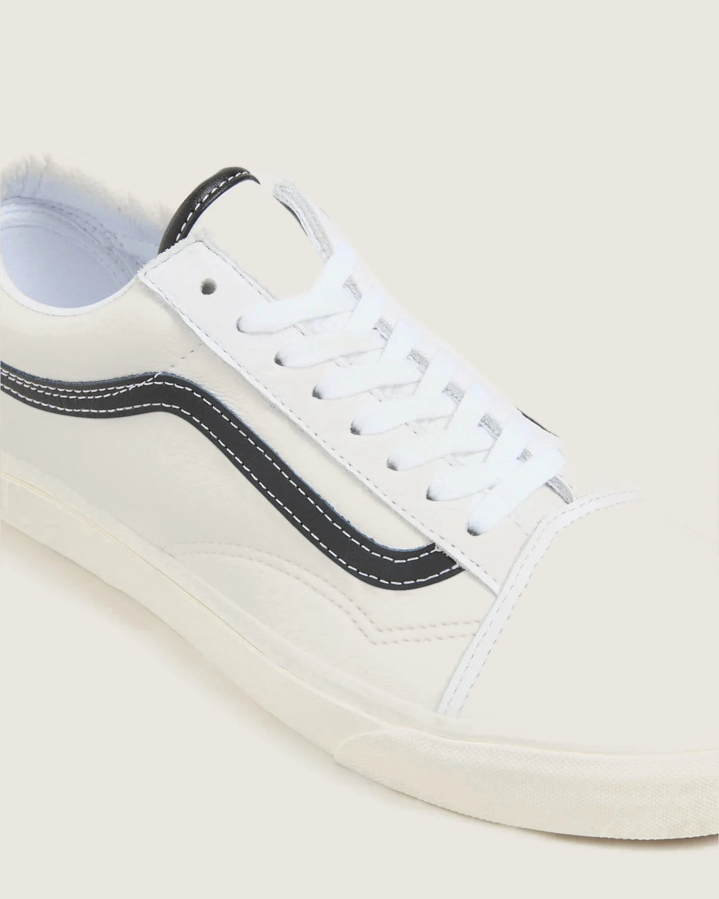 VANS UA Old Skool LEATHER WHITE/BLACK Cipő kép 4