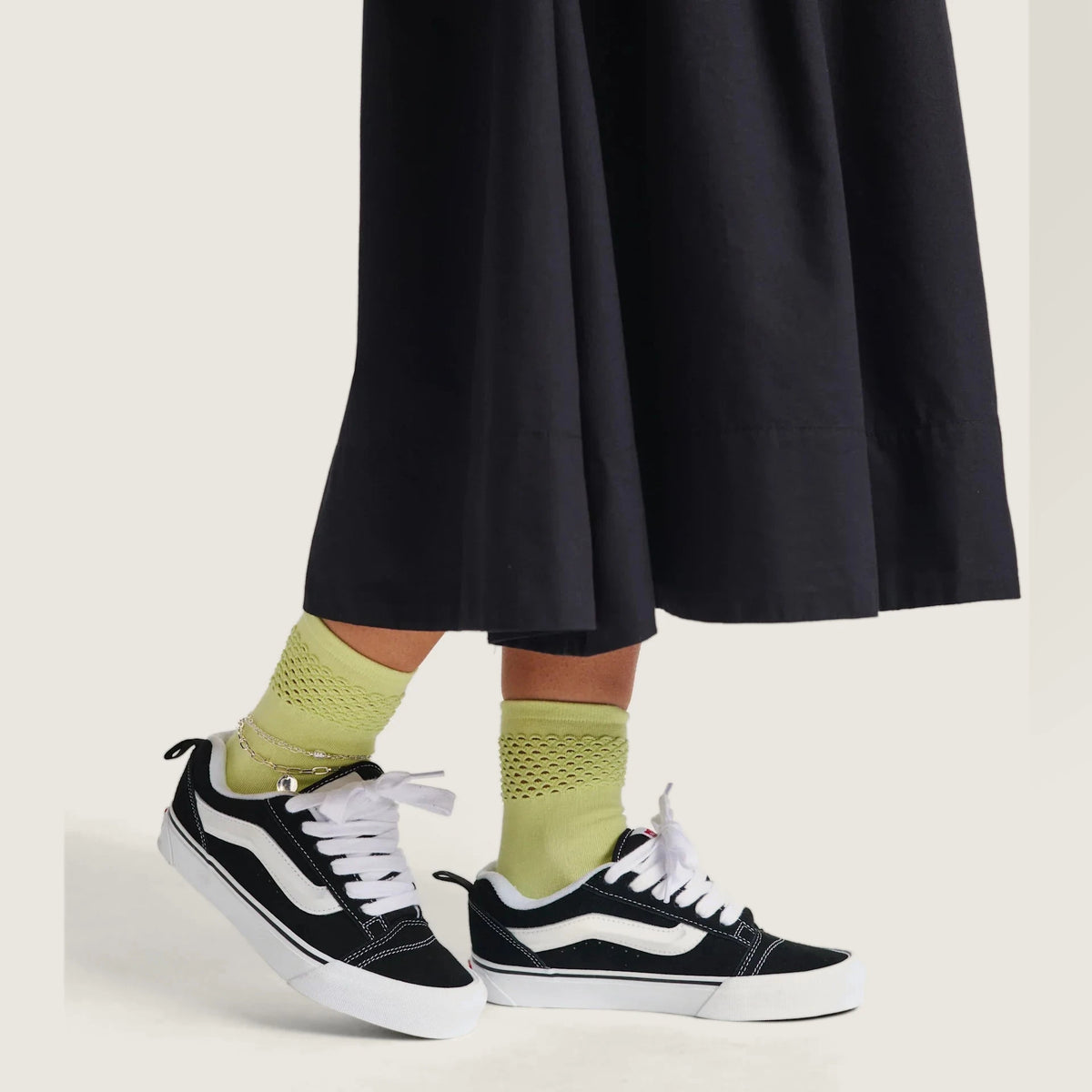 VANS Knu Skool BLACK/TRUE WHITE Cipő kép 2