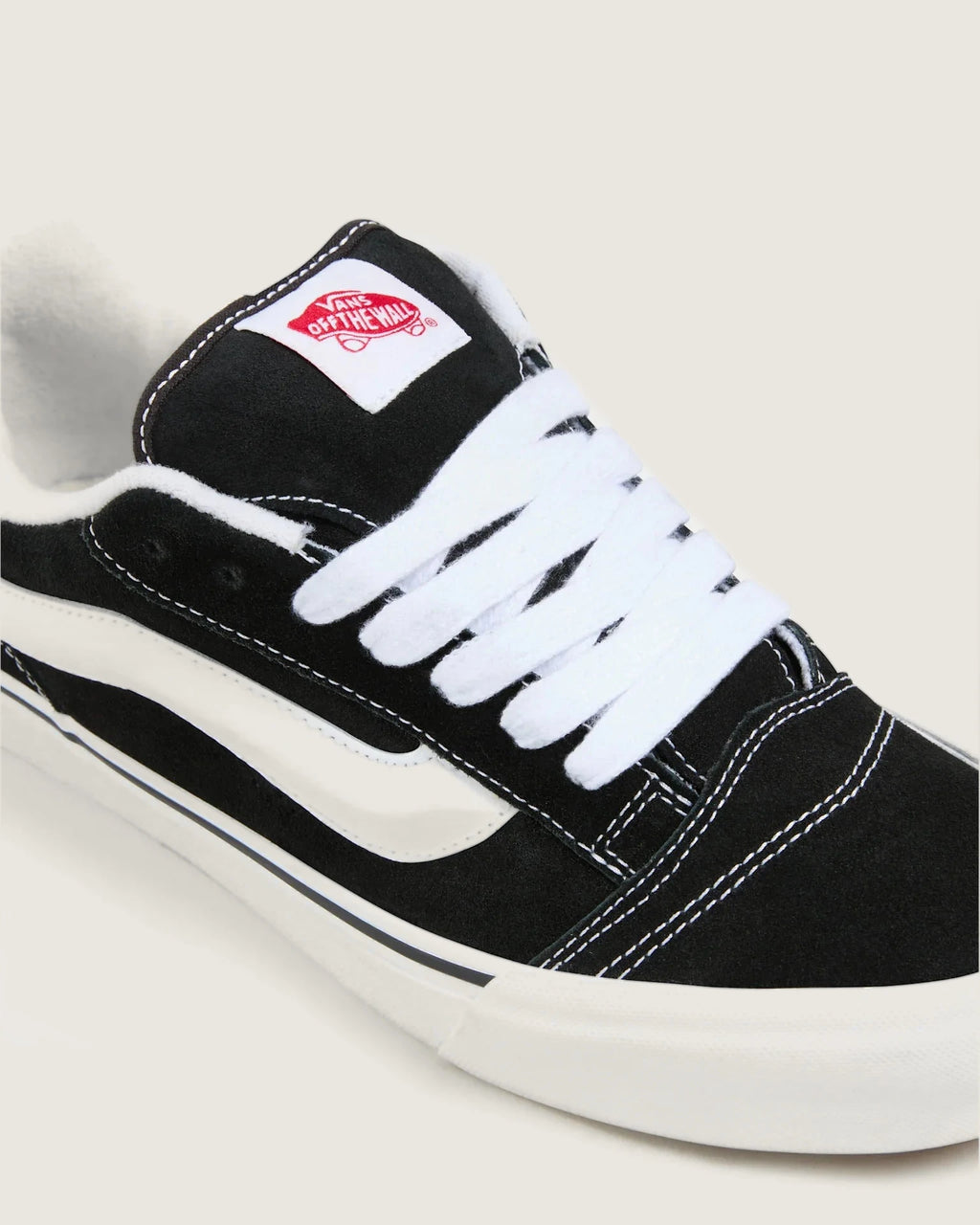 VANS Knu Skool BLACK/TRUE WHITE Cipő kép 5