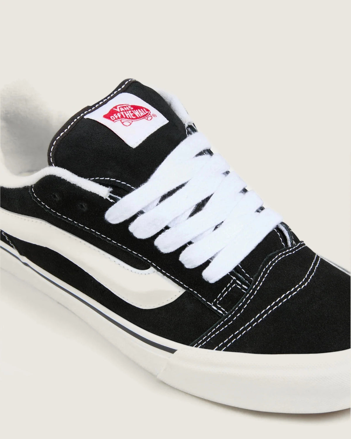VANS Knu Skool BLACK/TRUE WHITE Cipő kép 5