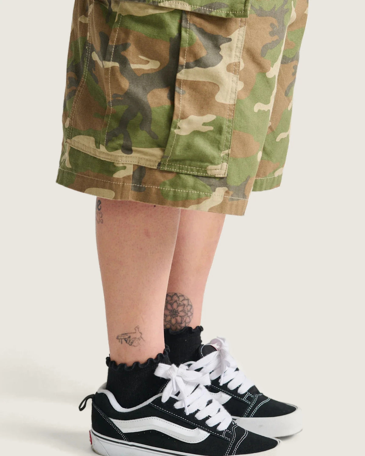 VANS Knu Skool BLACK/TRUE WHITE Cipő kép 6