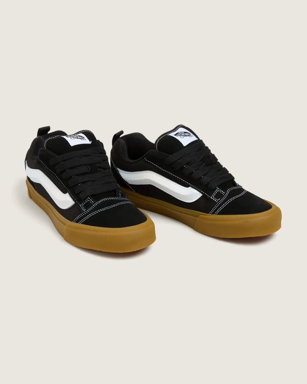 VANS Knu Skool BLACK/GUM Cipő kép 2