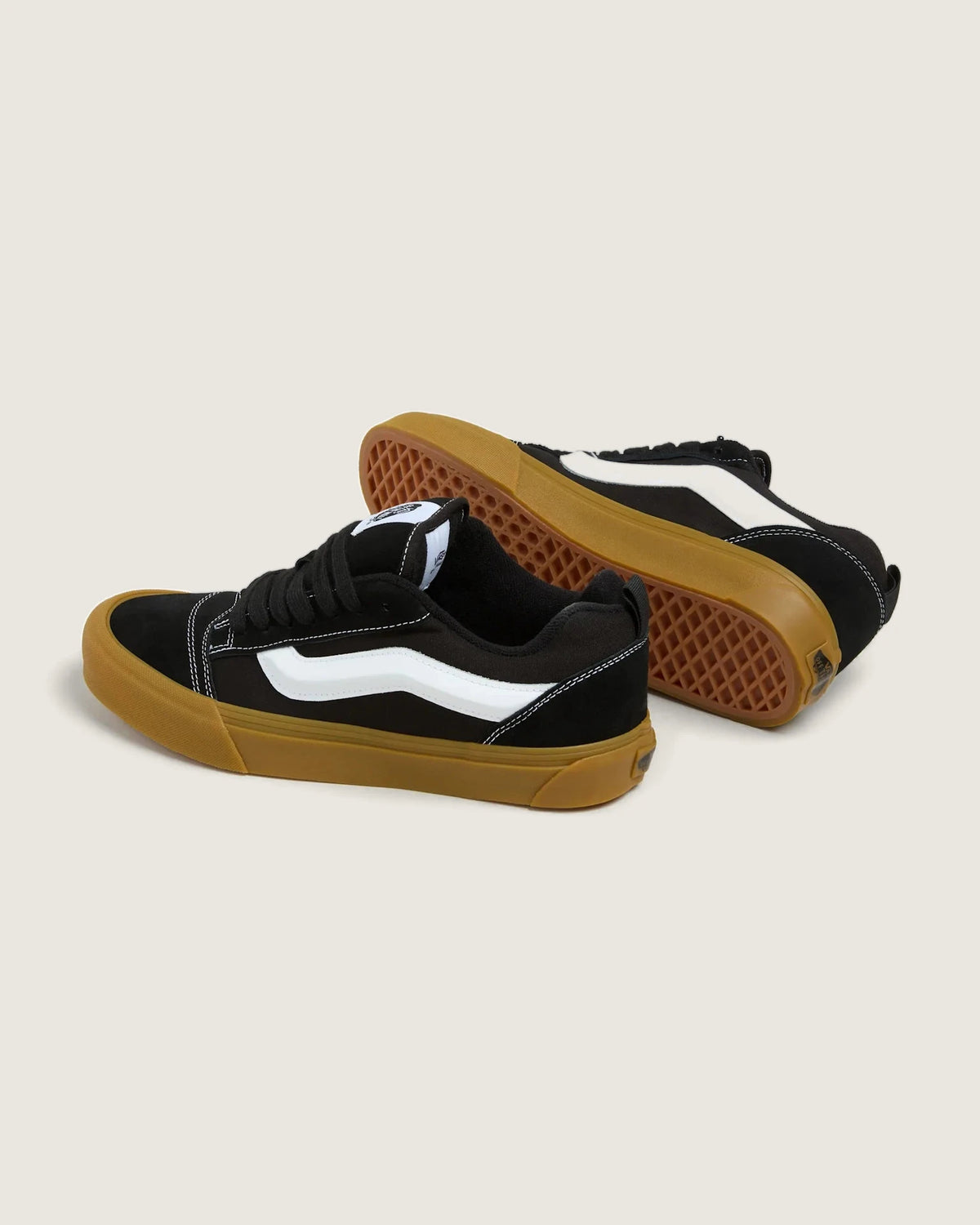 VANS Knu Skool BLACK/GUM Cipő kép 3