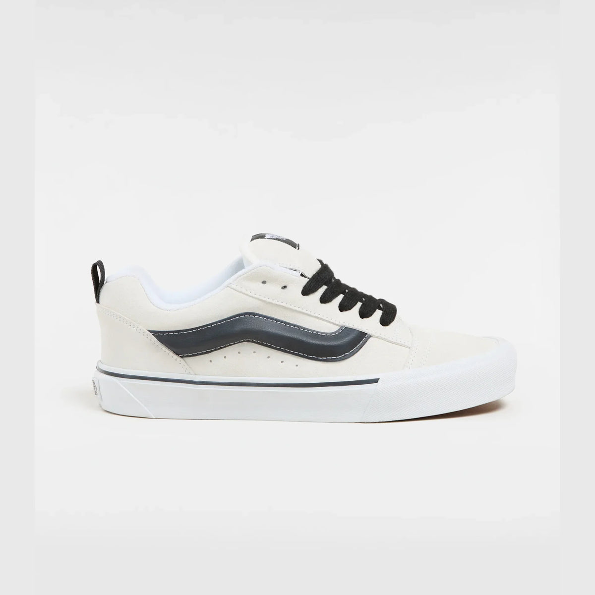 VANS Knu Skool SUEDE WHITE/BLACK Cipő kép 1
