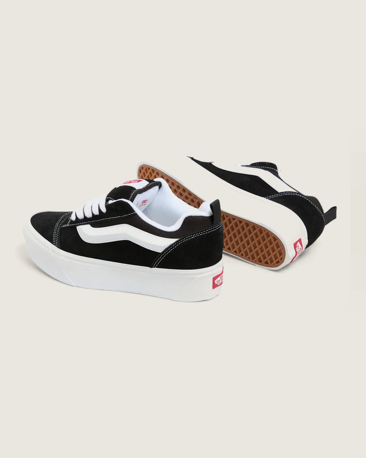 VANS Knu Stack Black/True White Cipő kép 3