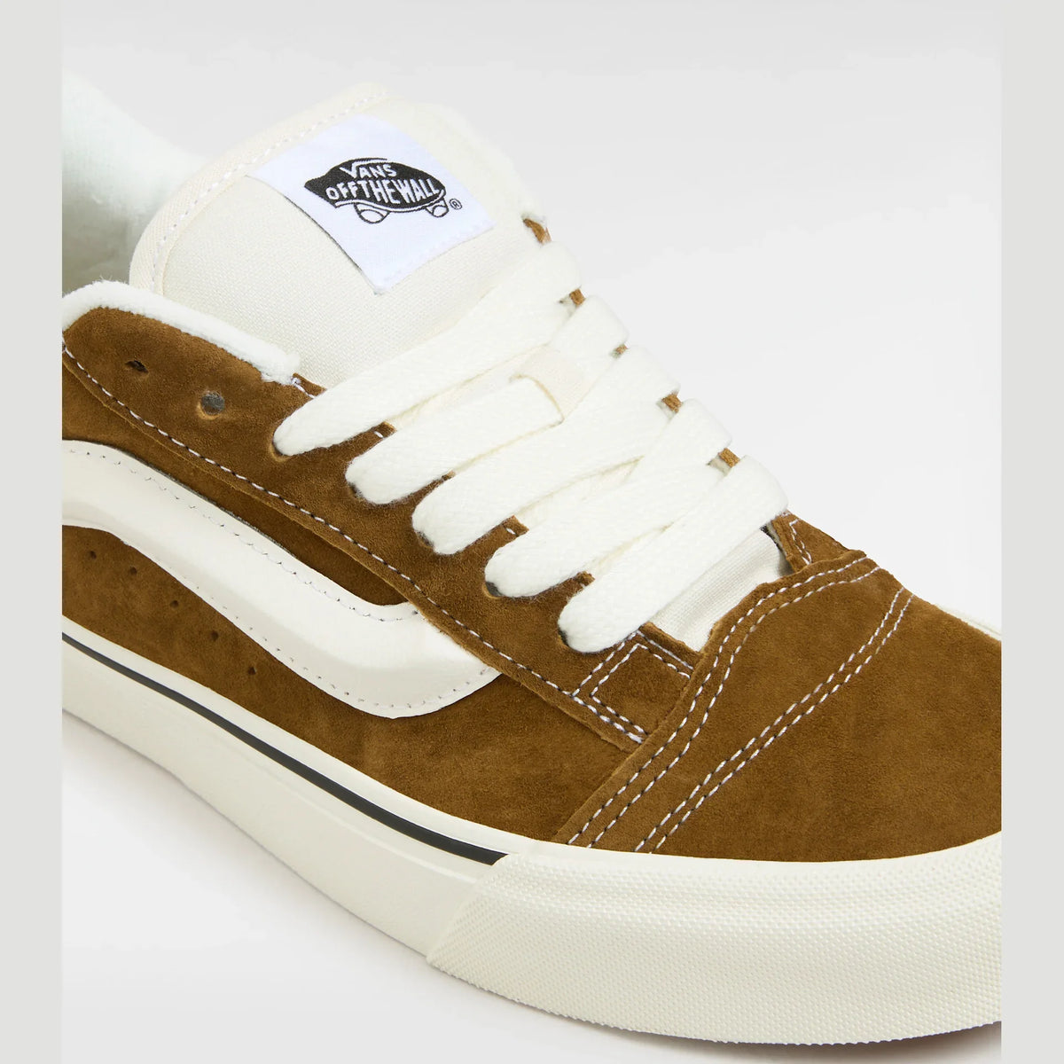 VANS Knu Skool PIG SUEDE BROWN Cipő kép 4