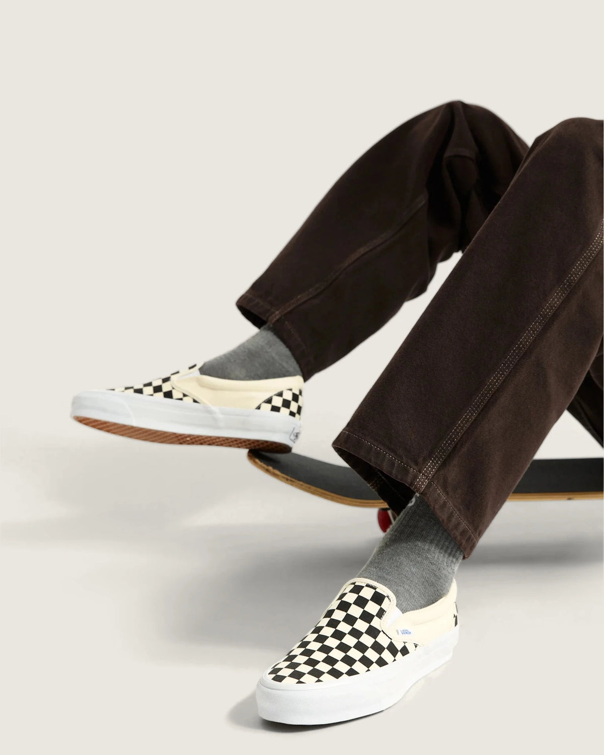 VANS LX Slip-On Reissue 98 LX CHECKERBOARD Black/Off White Cipő VN000CSE2BO1 - 8