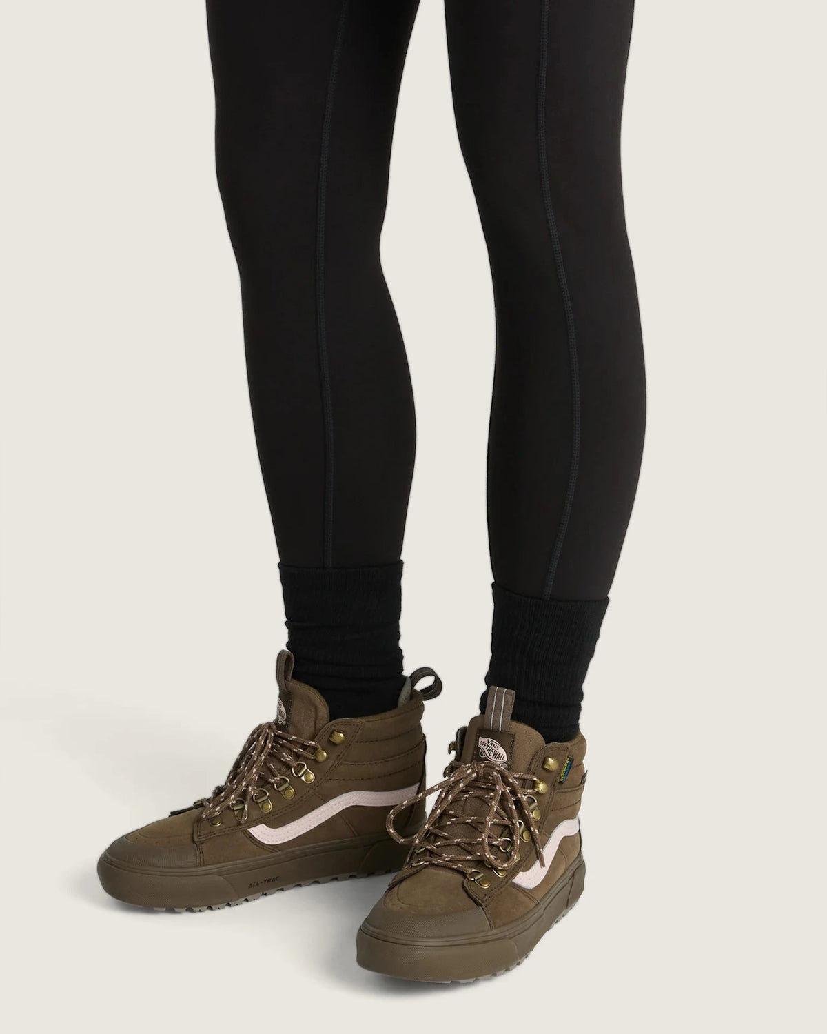 VANS MTE Sk8-Hi DR Waterproof TEAK Cipő VN000CVR2PR1 - 5