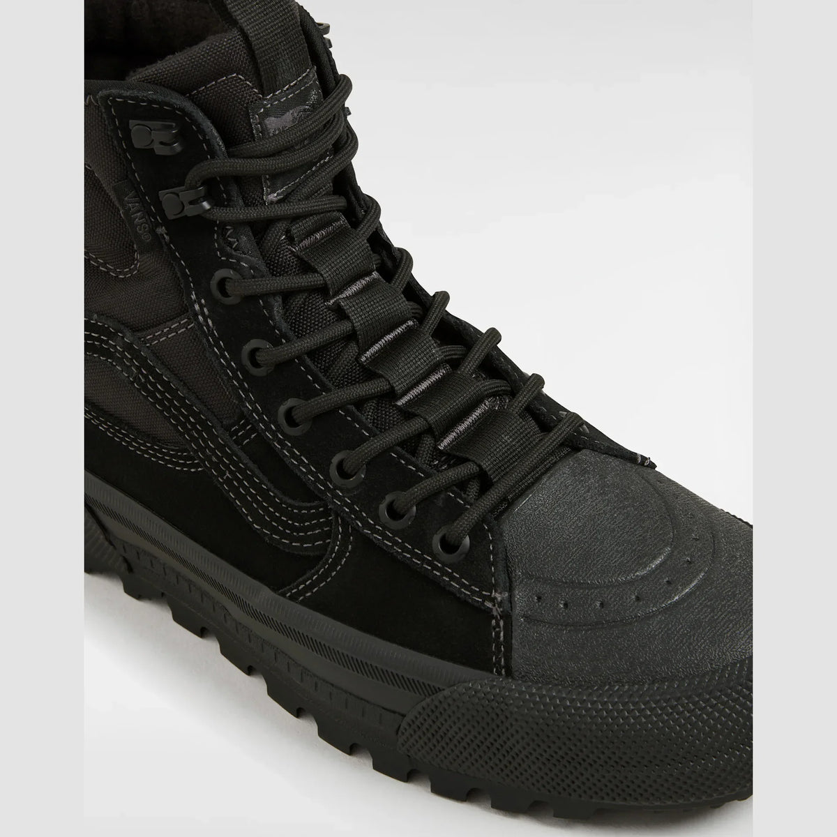 VANS MTE Sk8-Hi GORE-TEX BLACKOUT kép 4