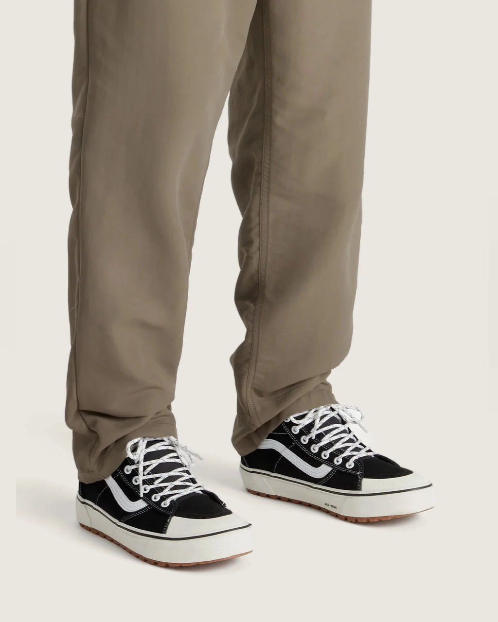 VANS MTE Sk8-Hi Waterproof BLACK/TRUE WHITE Cipő kép 5