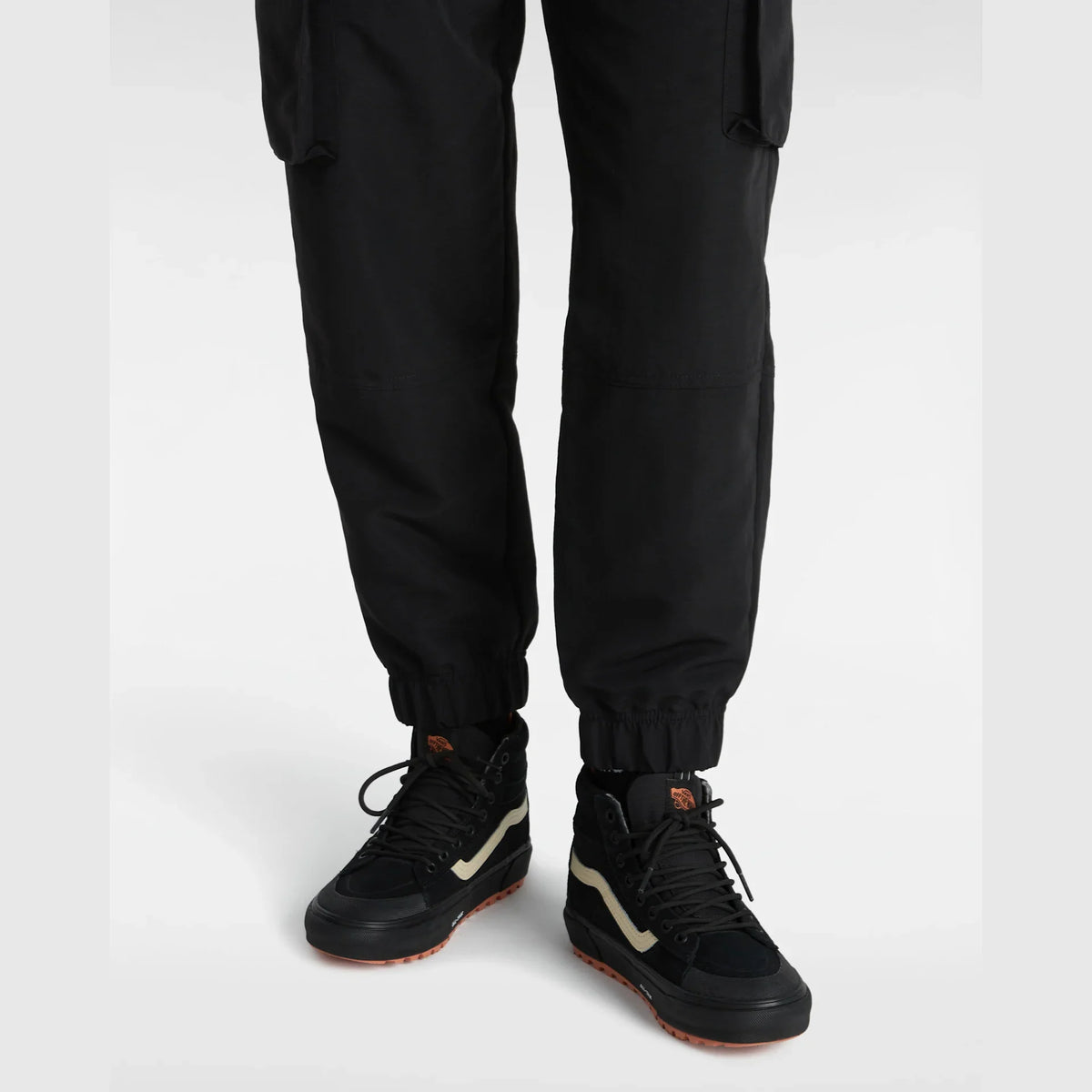 VANS MTE Sk8-Hi Waterproof BLACK Cipő kép 5