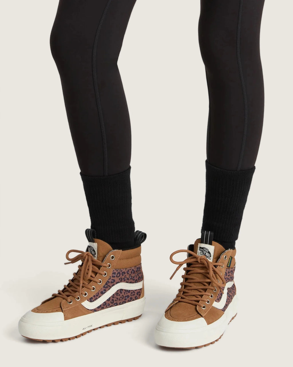 VANS MTE Sk8-Hi Waterproof MARS MARSHMALLOW/LEO Cipő VN000CVTUOV1 - 5