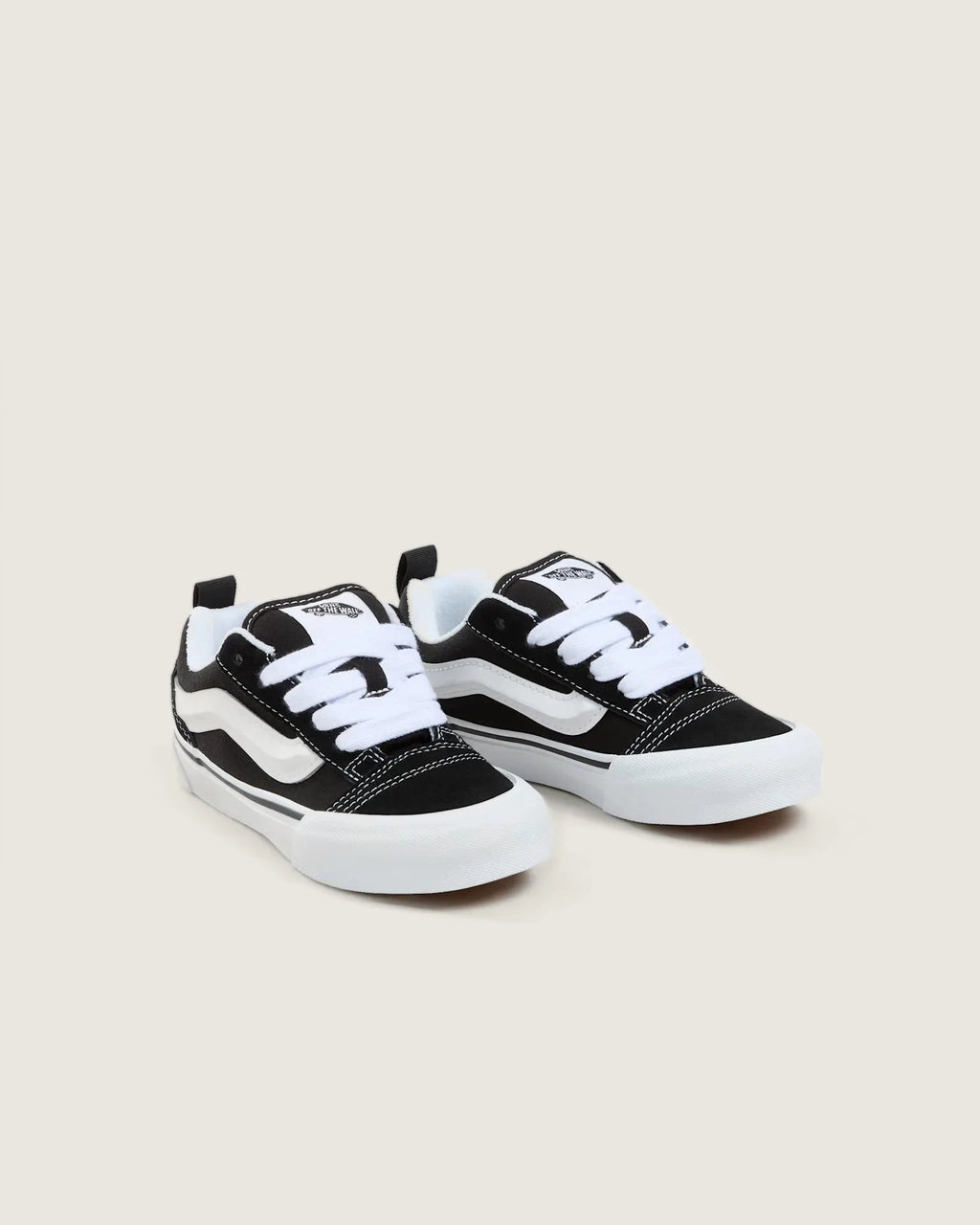 VANS Knu Skool BLACK/TRUE WHITE Cipő kép 2