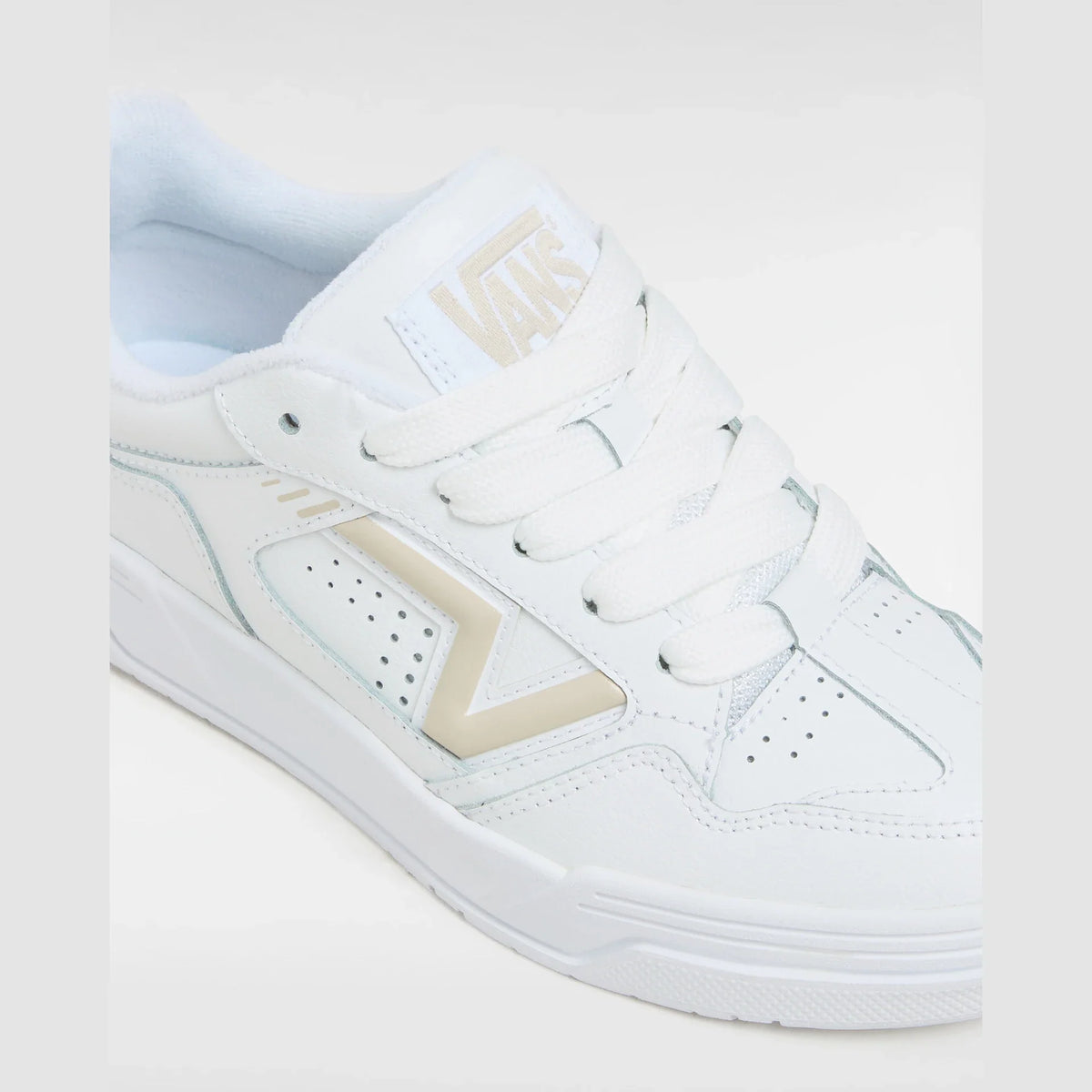 VANS Upland True White/French Oak Cipő kép 4