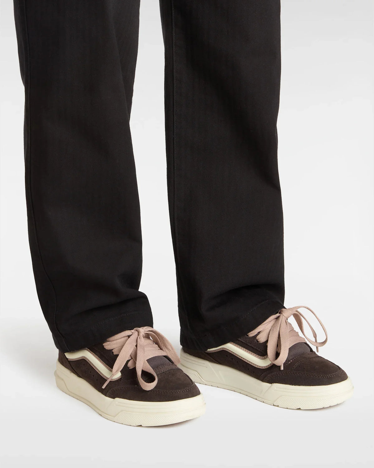 VANS Hylane After Dark Cipő kép 5