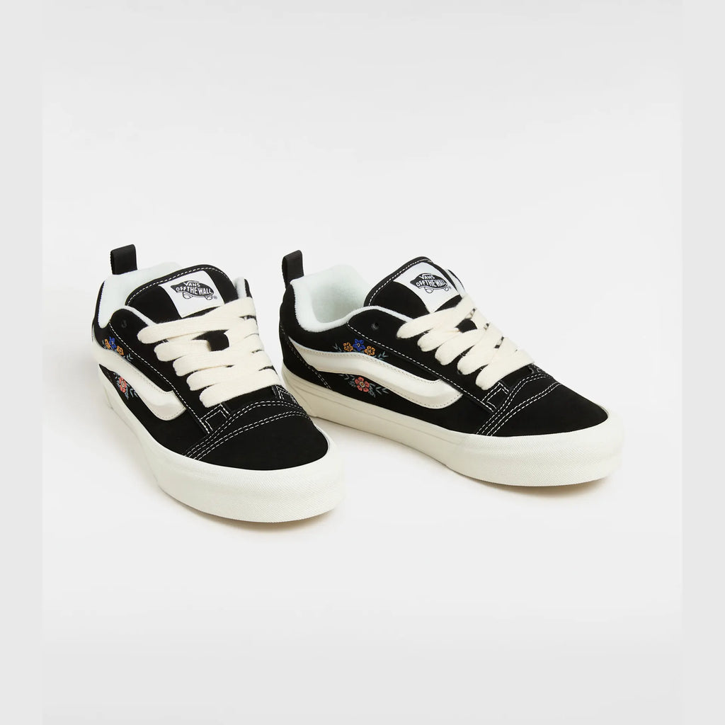 VANS Knu Skool BLACK FLORAL Cipő kép 2