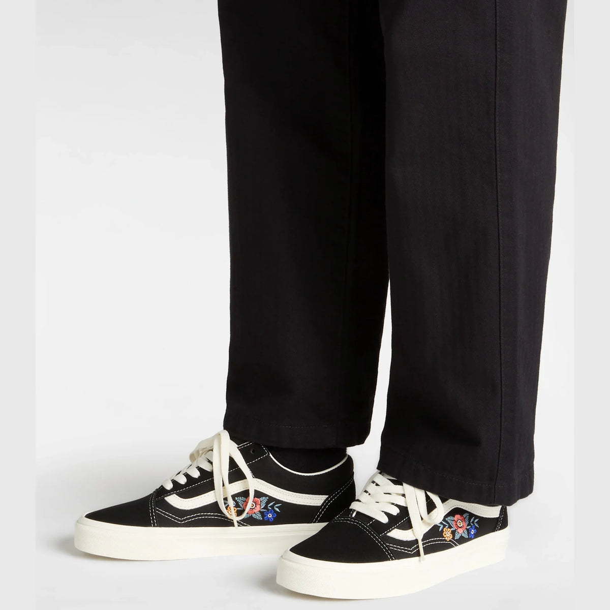 VANS Old Skool BLACK FLORAL Cipő kép 5