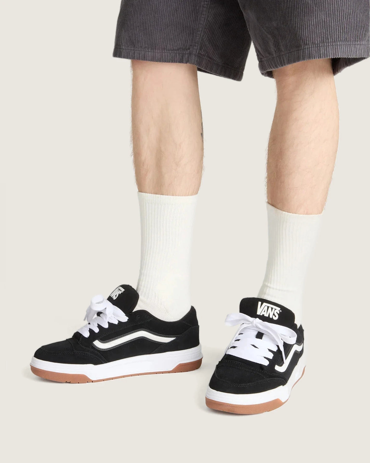 VANS Hylane BLACK/WHITE/GUM Cipő kép 5