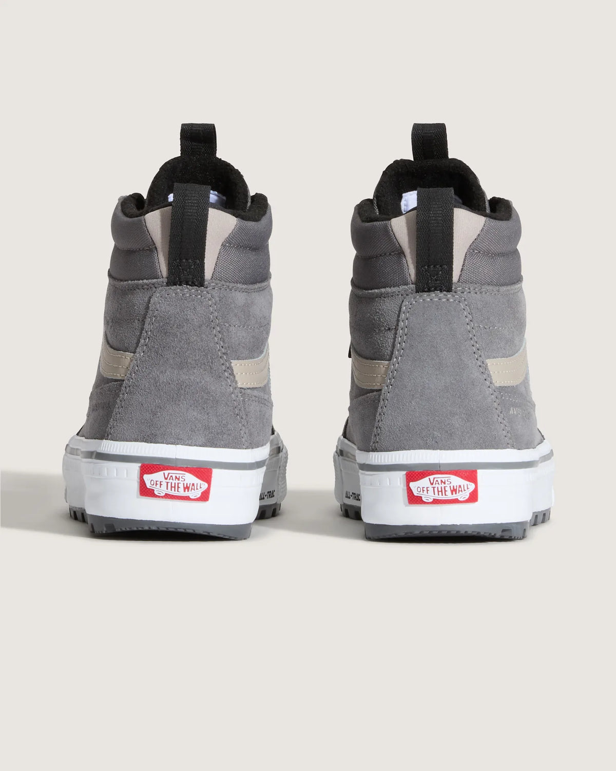 VANS Sk8-Hi Waterproof Insulat Grey/Grey Cipő VN000DAQ1MG1 - 4