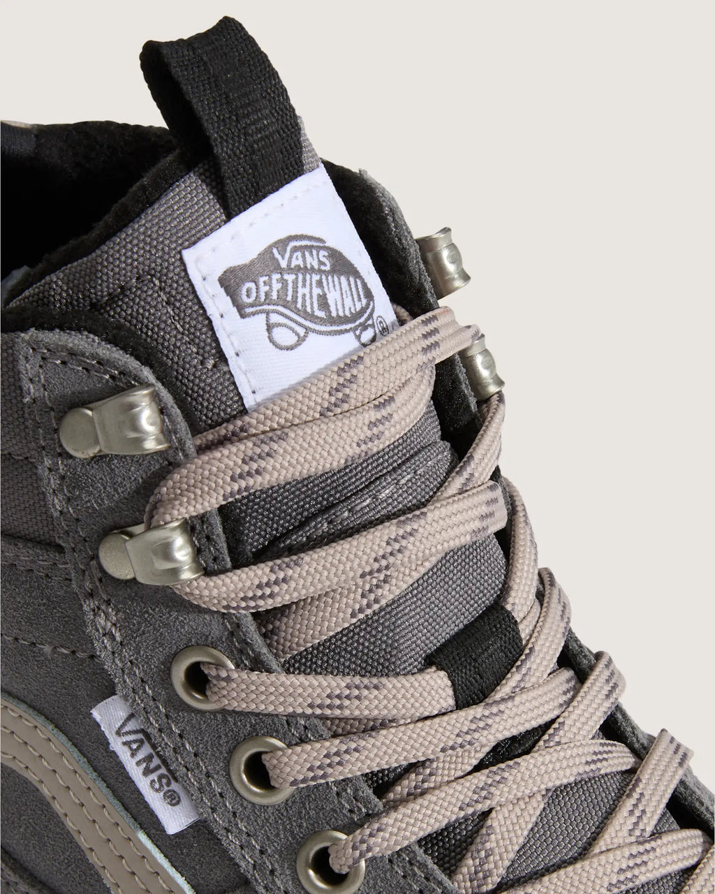 VANS Sk8-Hi Waterproof Insulat Grey/Grey Cipő VN000DAQ1MG1 - 8