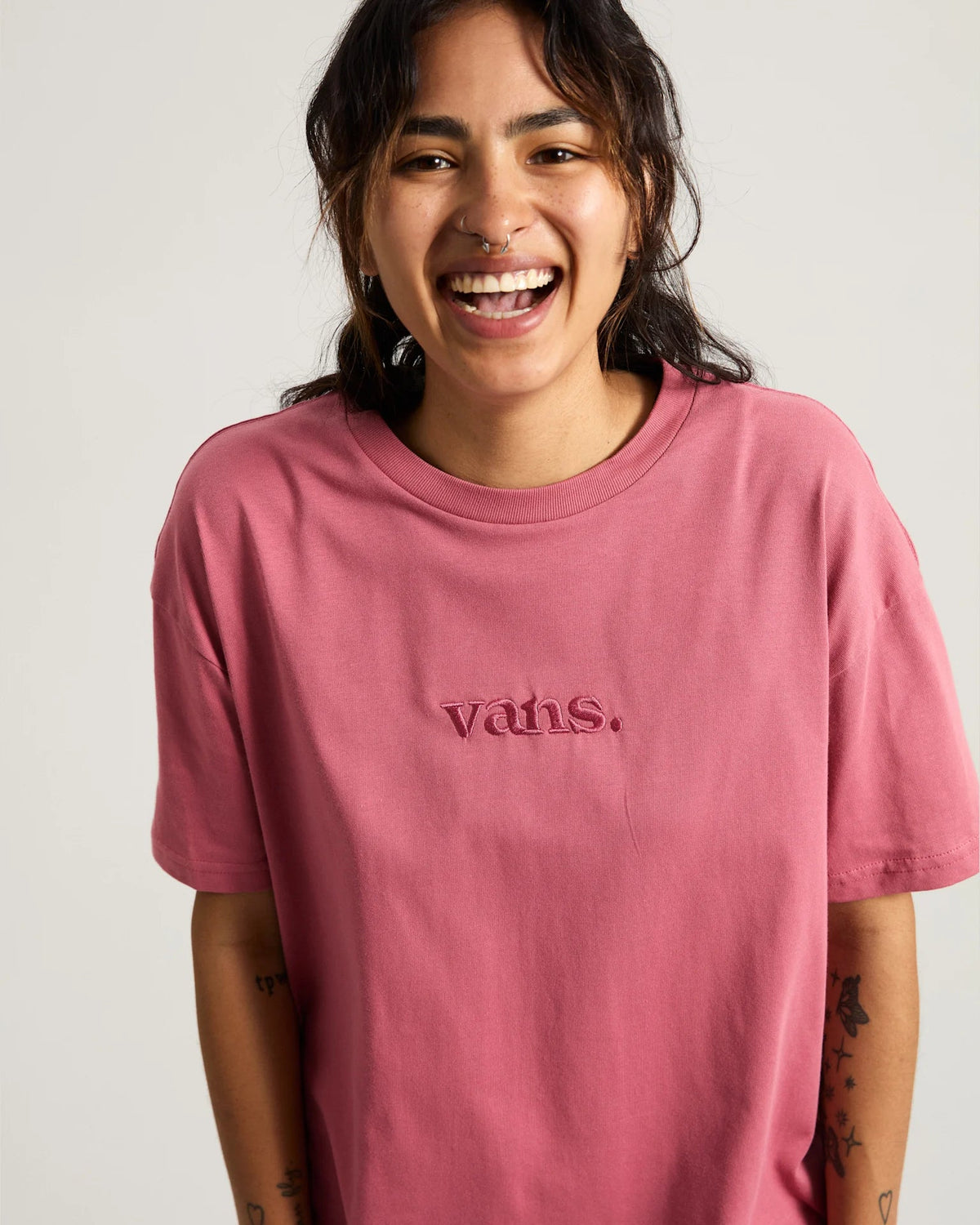 VANS W ESSENTIAL OS TEE MAUVEWOOD Póló kép 7